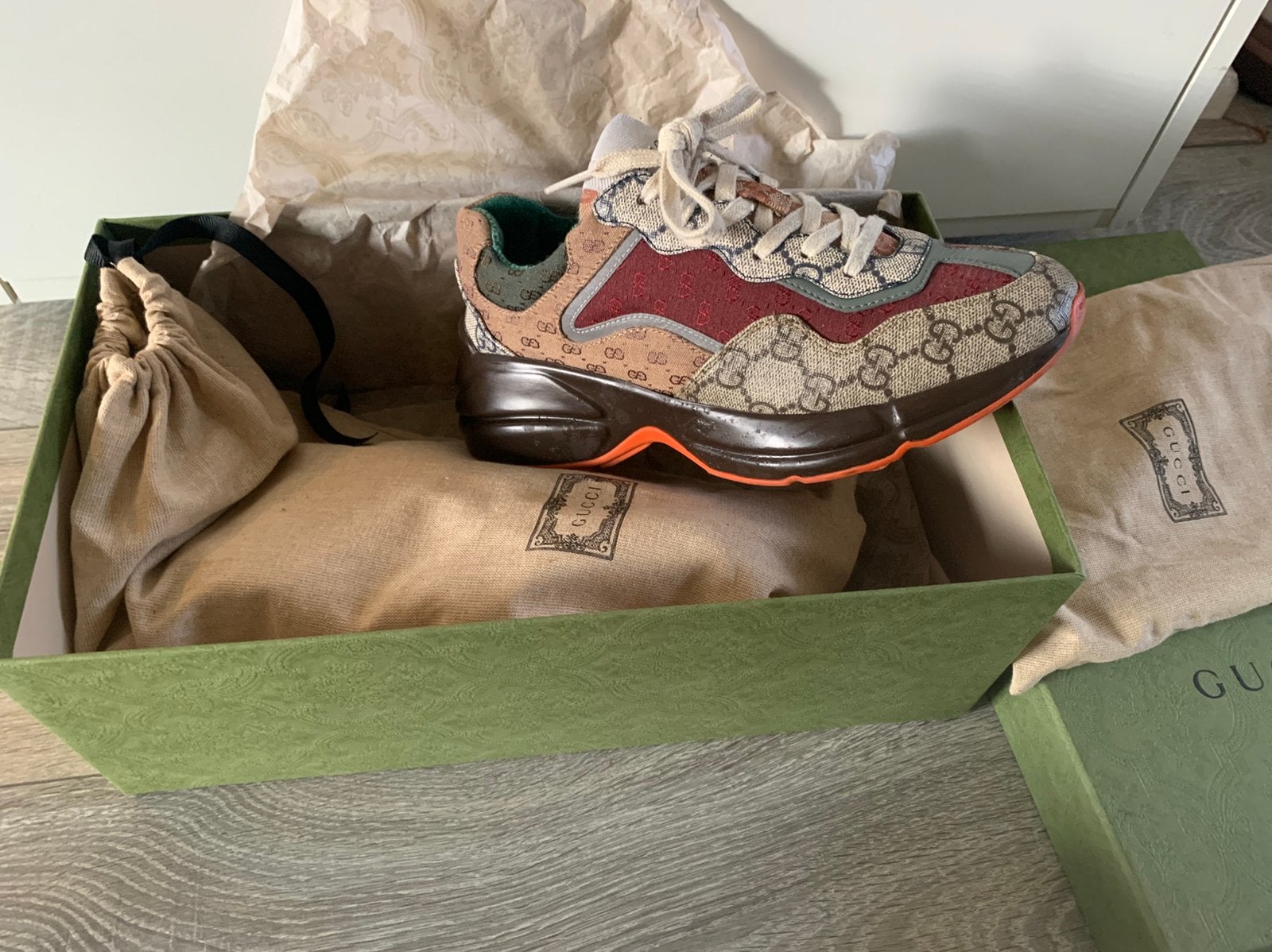 Gucci sneakers, Ophalen of Verzenden, Zo goed als nieuw, Zwart, Sneakers of Gympen