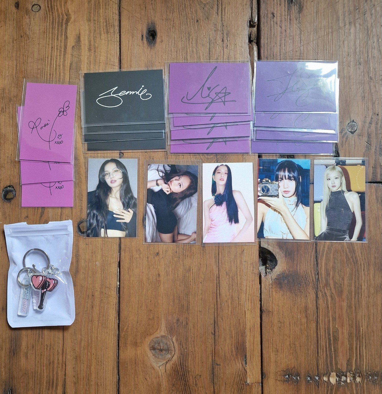 Blackpink Fotokaarten, Gesigneerde Kaarten& sleutelt hanger, Verzamelen, Muziek, Artiesten en Beroemdheden, Ophalen of Verzenden