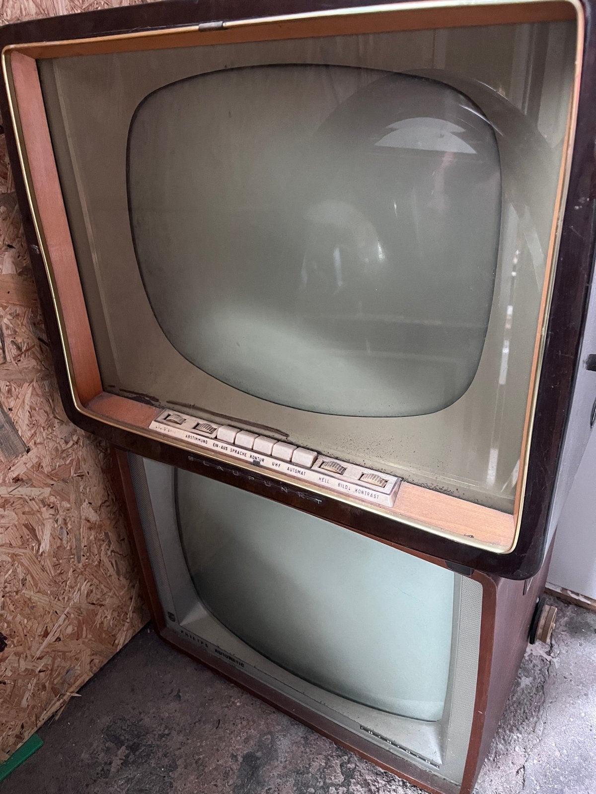 Vintage Televisies: Blaupunkt en Philips (2 stuks), Audio, Tv en Foto, Vintage Televisies, Ophalen, Niet werkend, 40 tot 60 cm