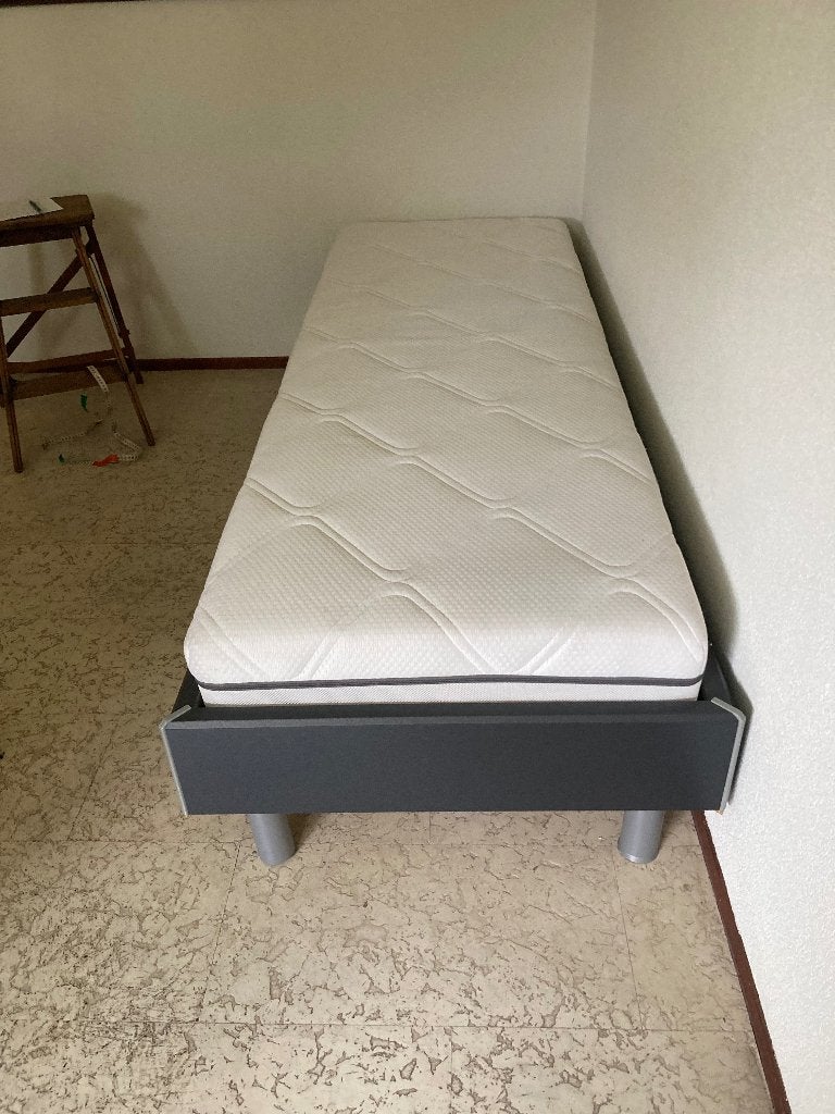 1 persoonsbed 70 x 200, Ophalen, Zwart, Zo goed als nieuw, 200 cm