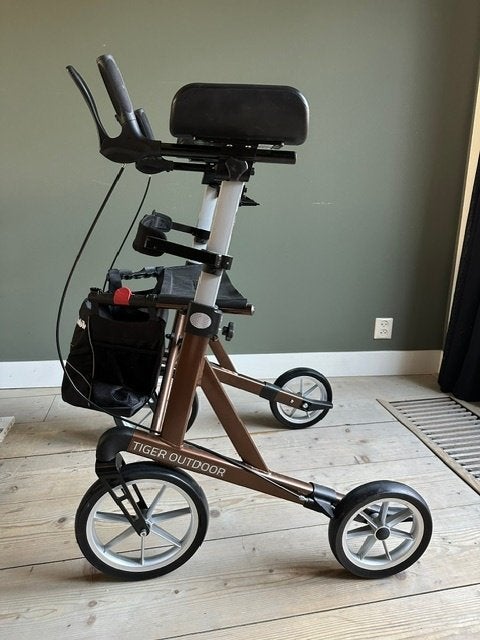 Mobilex Tiger Outdoor Armschaal Rollator, Ophalen of Verzenden, Opvouwbaar, Zo goed als nieuw