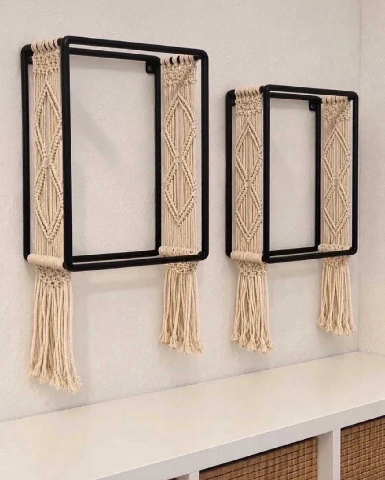 Set van 2 handgemaakte wandrekken met macramé - Boho, Zwart, Boho, Ophalen of Verzenden, Zo goed als nieuw