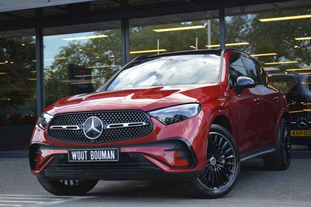 Mercedes-Benz GLC 300e 4MATIC AMG-Line Led Panorama Memory D, Auto's, Automaat, Gebruikt, Plug-in hybride, Vierwielaandrijving