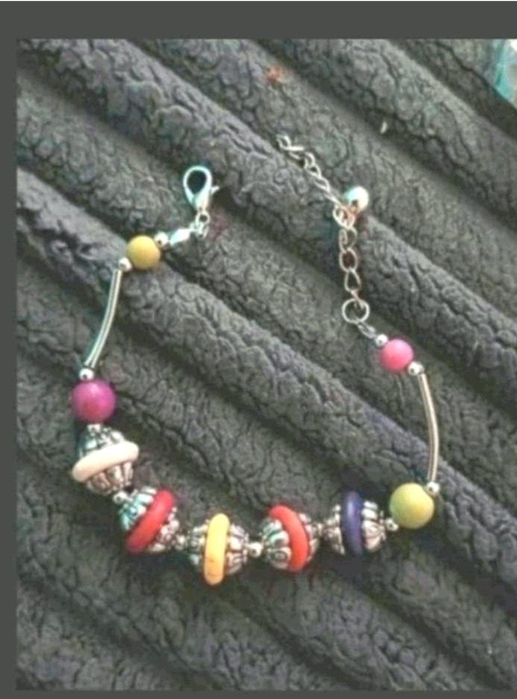 Armband verschillende kleuren bedels, Verzenden, Nieuw, Zilver, Met bedels of kralen