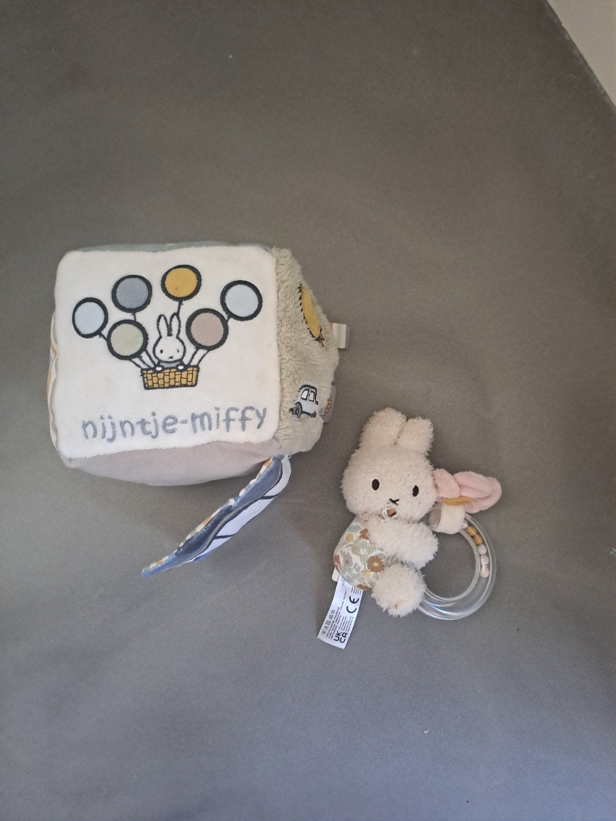 Nijntje rammelaar met bloem en nijntje dobbelsteen, Ophalen of Verzenden