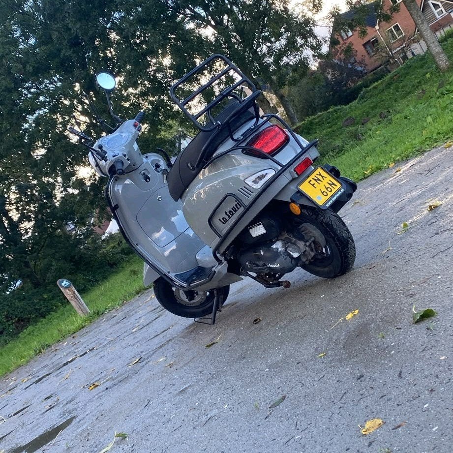 GLOED NIEUWE SCOOTER KM 3.900, Ophalen, Overige modellen, Nieuw, Benzine
