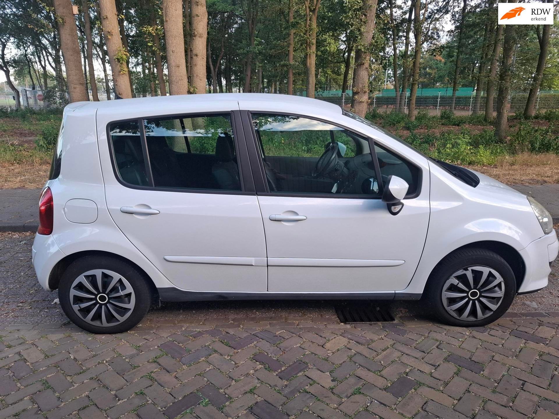 Renault Modus 1.2-16V Night & Day, Voorwielaandrijving, Euro 5, Gebruikt, Zwart