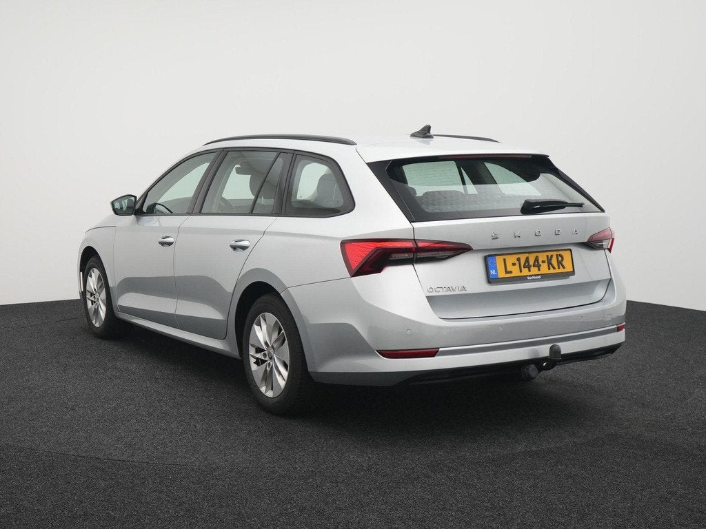 Skoda Octavia Combi 1.0 TSI Ambition | TREKHAAK | VIRTUEEL |, Auto's, 12 maanden, Stof, Gebruikt, Parkeersensor