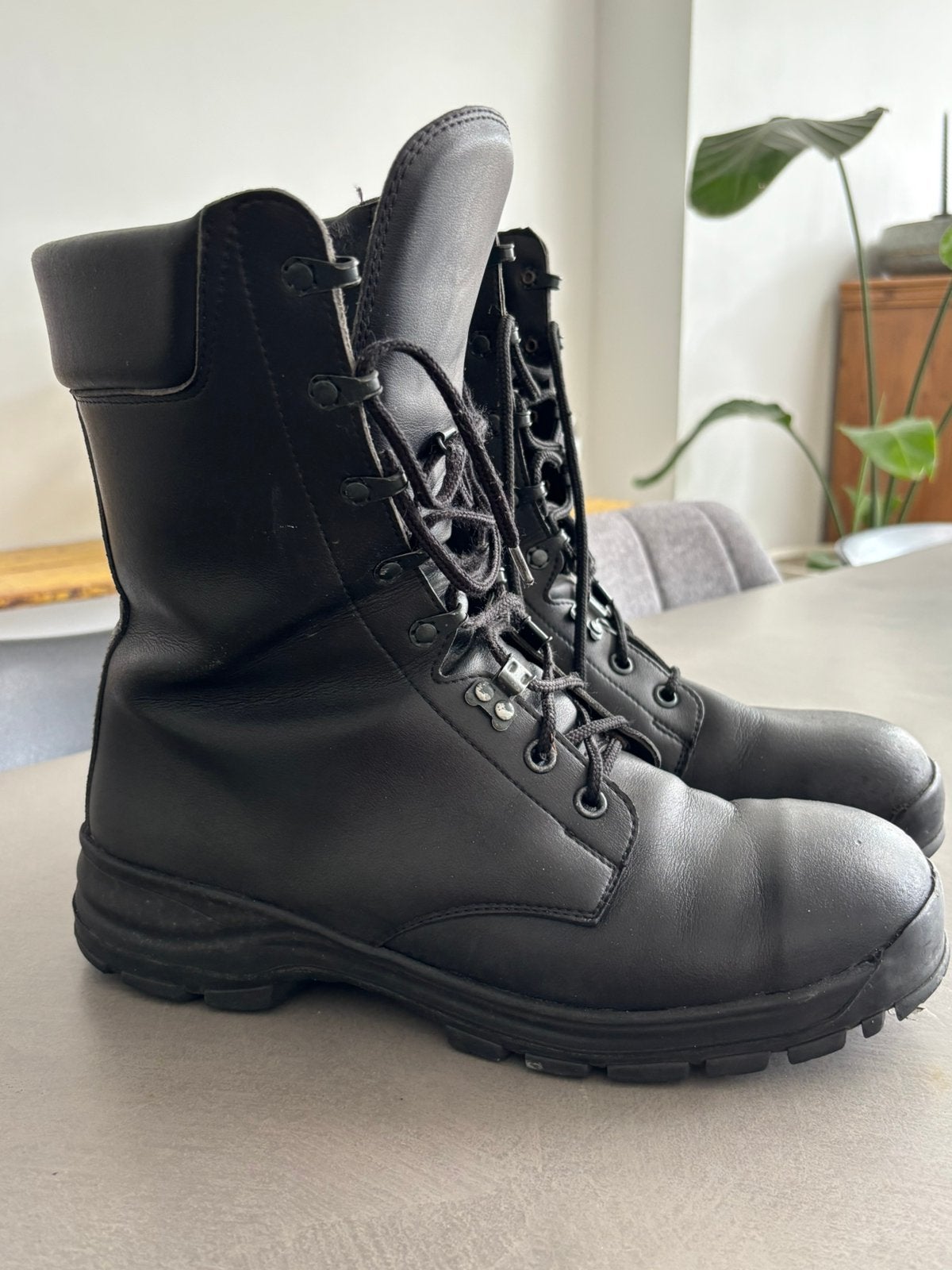 NIEUWE Werkschoenen: Marinierskisten Maat 45, Ophalen of Verzenden, Nieuw