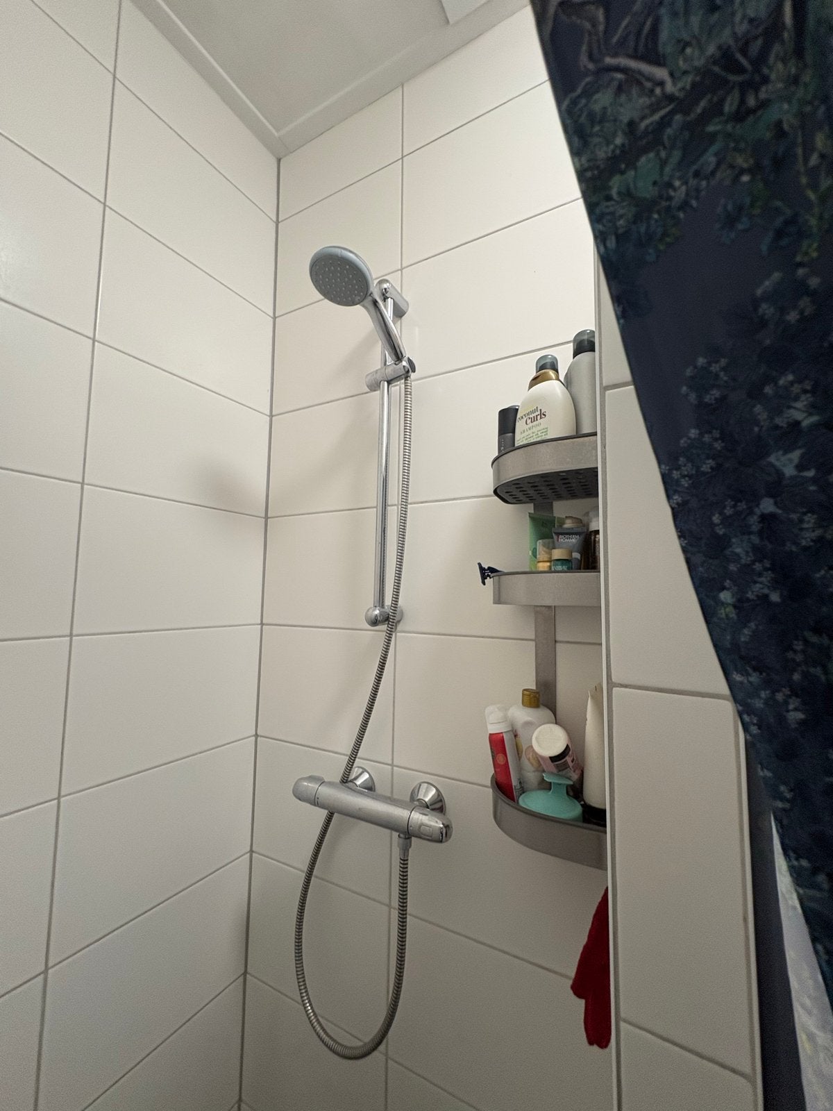 Gratis: Badkamer spullen uit 2 badkamers (af te halen), Ophalen, Gebruikt, Met bad