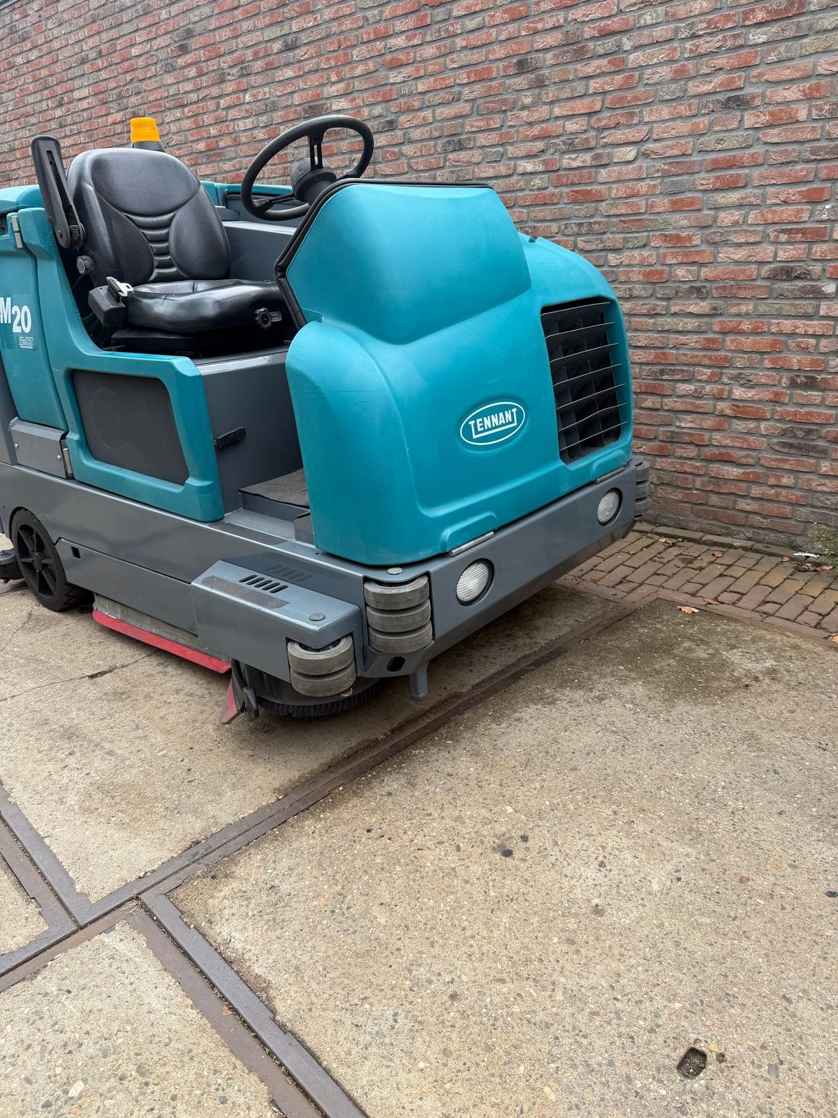 Tennant M20 LPG Veeg-/Schrobmachine - 2009, Ophalen