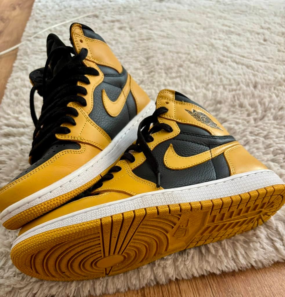 Nike air Jordan 1 mid yellow black, Zwart, Ophalen of Verzenden, Sneakers of Gympen, Zo goed als nieuw