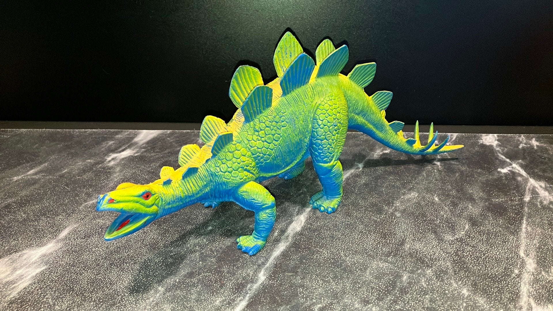 Vintage Stegosaurus UKRD jaren 80, Verzamelen, Poppetjes en Figuurtjes, Ophalen of Verzenden