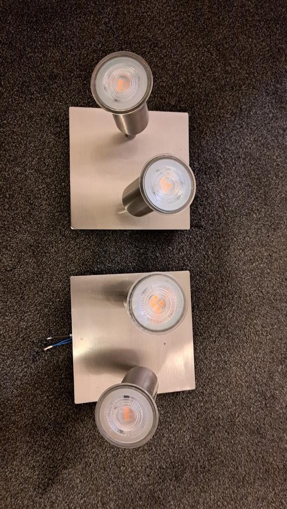 Twee spotjes met lampjes voor plafond of wand, Ophalen of Verzenden, Gebruikt, Plafondspot of Wandspot