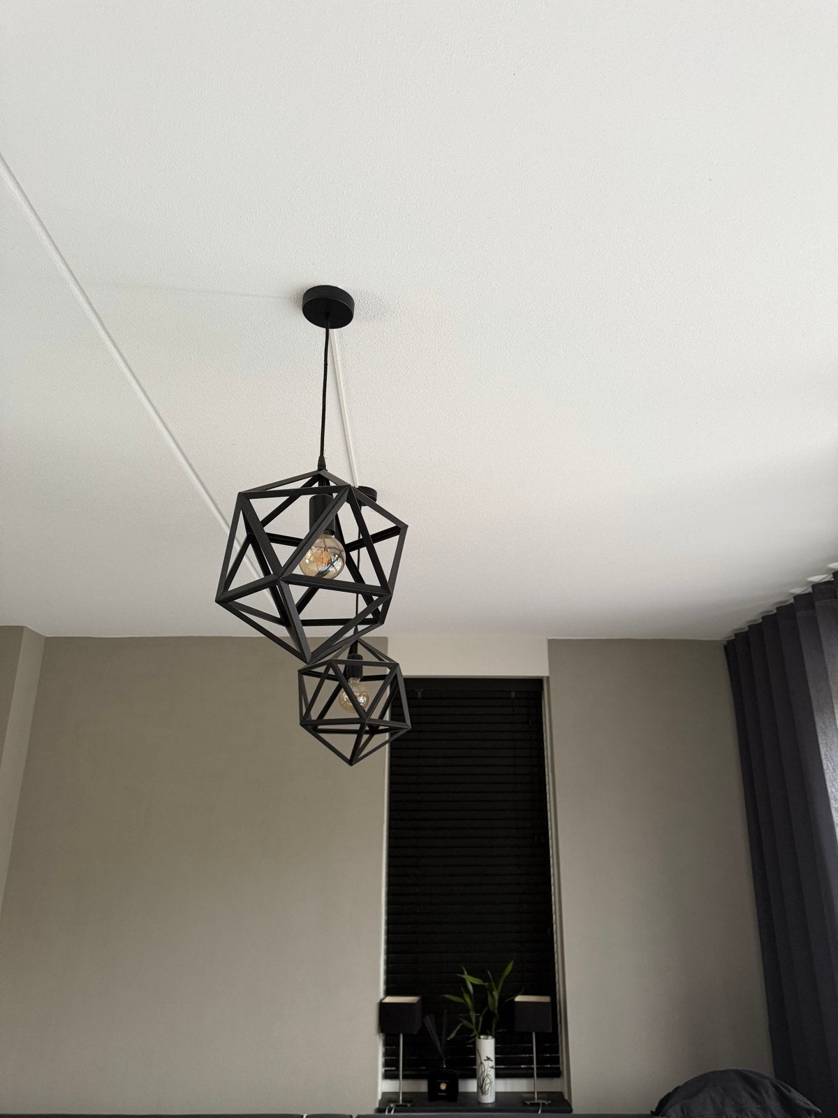Moderne Zwarte Geometrische Hanglampen (4 stuks), Huis en Inrichting, Ophalen, Zo goed als nieuw, Metaal, E27 (groot)