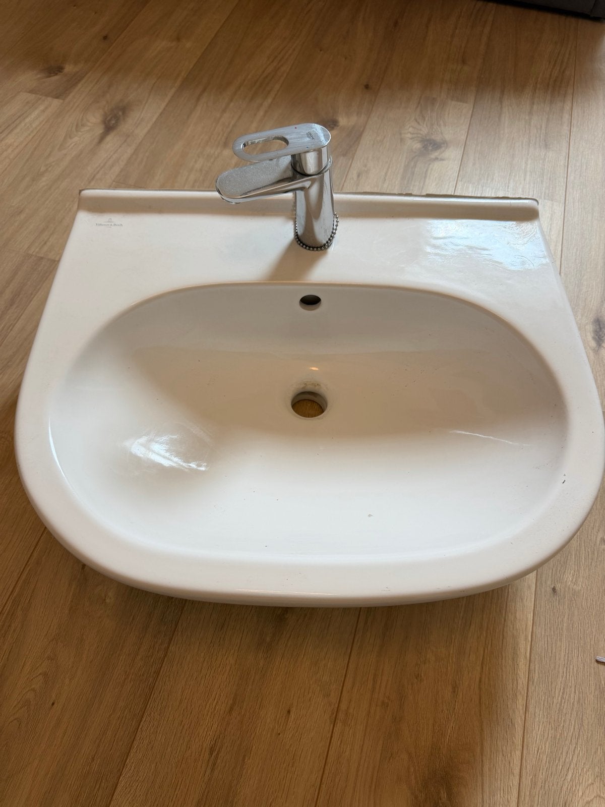 Wastafel met kraan en sifon - Villeroy & Boch, Ophalen of Verzenden, Gebruikt, Chroom, Wastafel