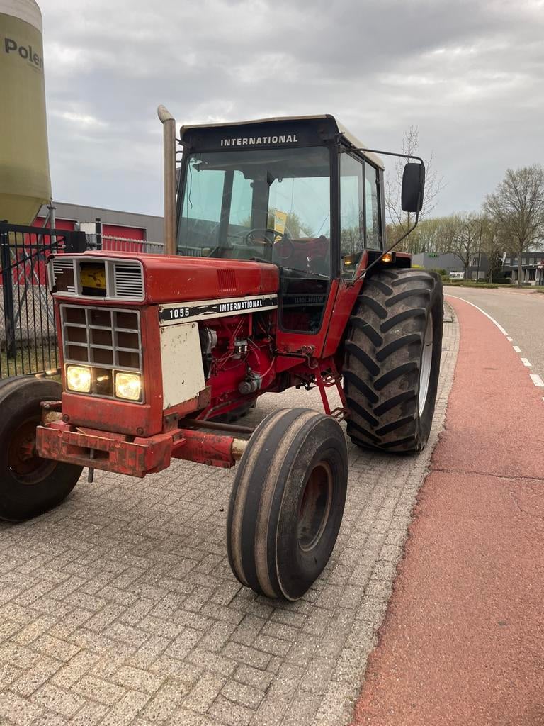International 1055, Ophalen, Voor, Motorkap