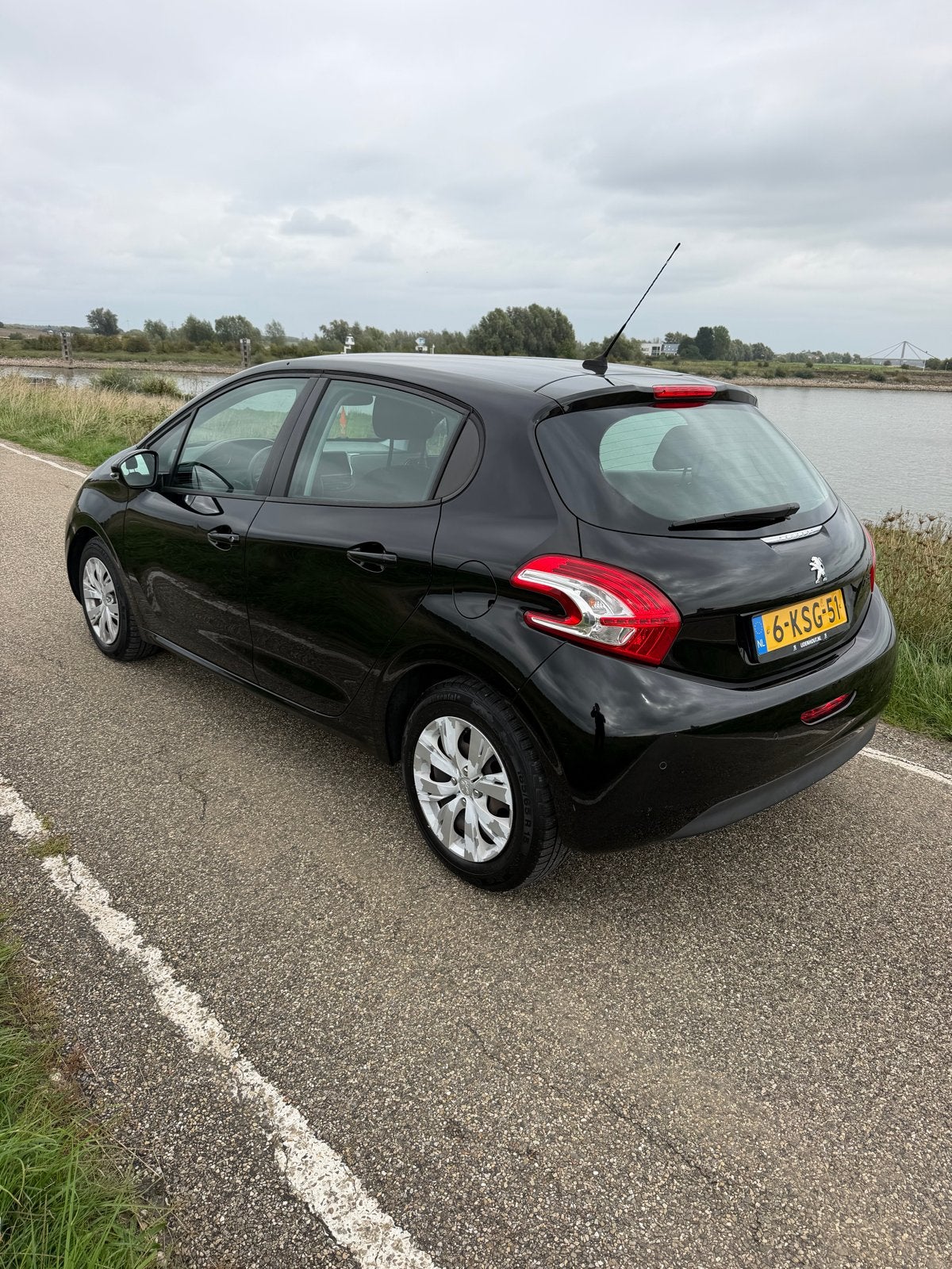 Peugeot 208 1.2 VTI 60KW/82PK 5-D 2013 Zwart