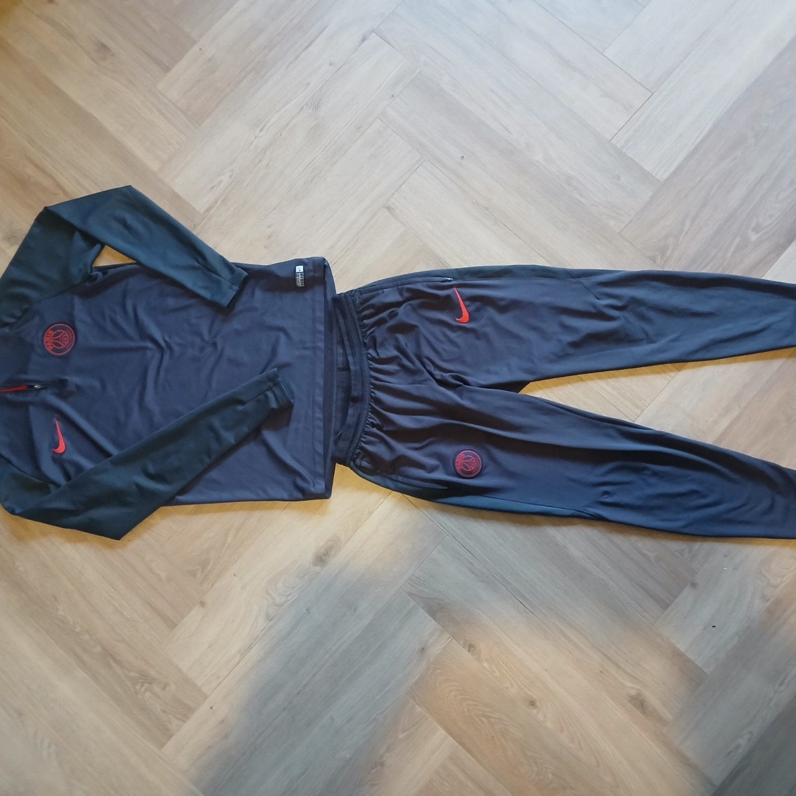 Nike Dri-FIT Trainingspak PSG Maat M, Ophalen of Verzenden, Zo goed als nieuw, Maat 48/50 (M), Nike
