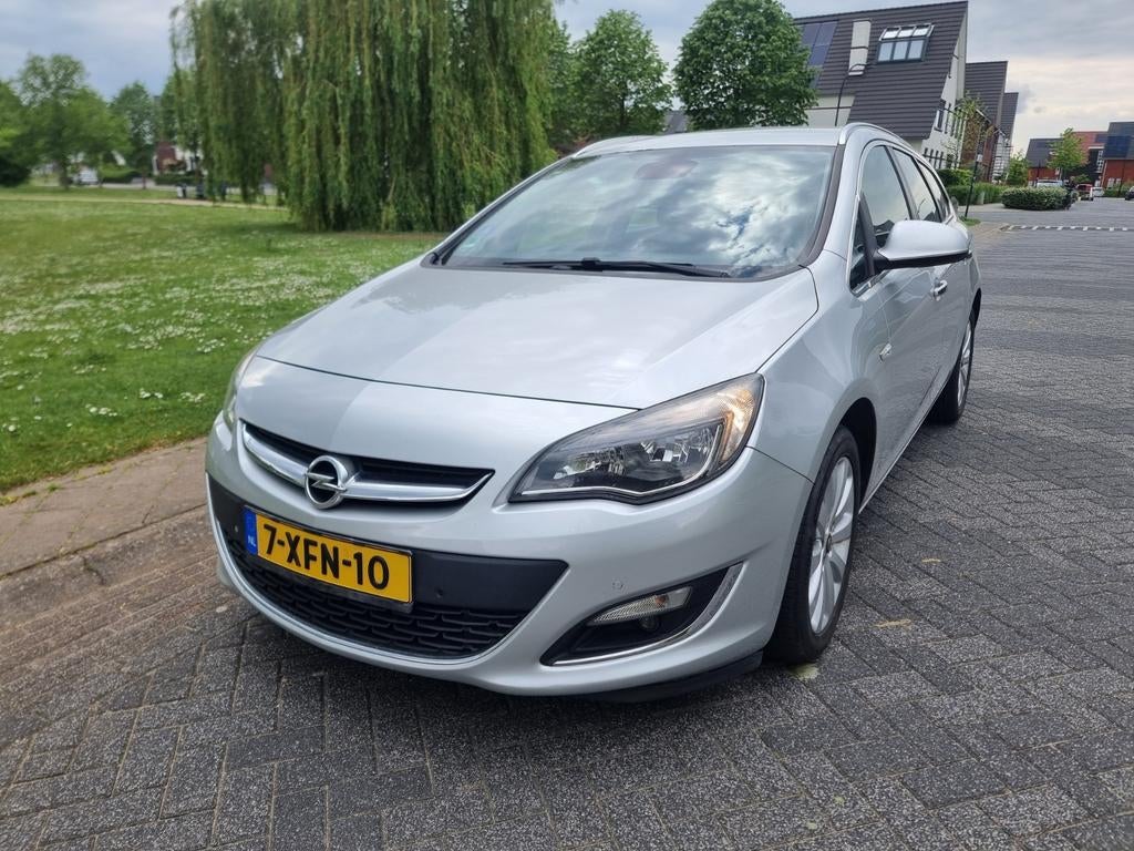 Opel Astra 1.4 Turbo 140pk ST navi lmv pdc 167dkm, Auto's, Opel, Voorwielaandrijving, Zwart, 4 cilinders, Parkeersensor