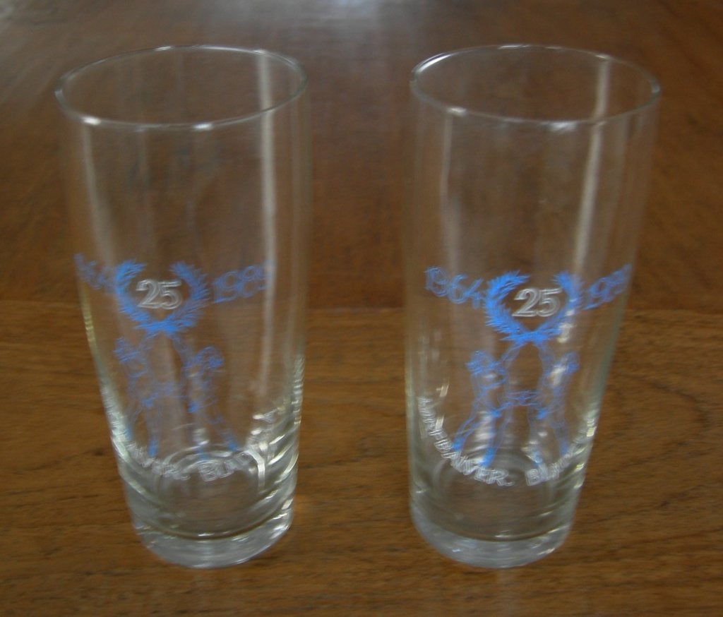 Herinnerings / Jubileum bierglas "Korfbalver. Bladella" (4x), Ophalen of Verzenden, Zo goed als nieuw, Bierglas