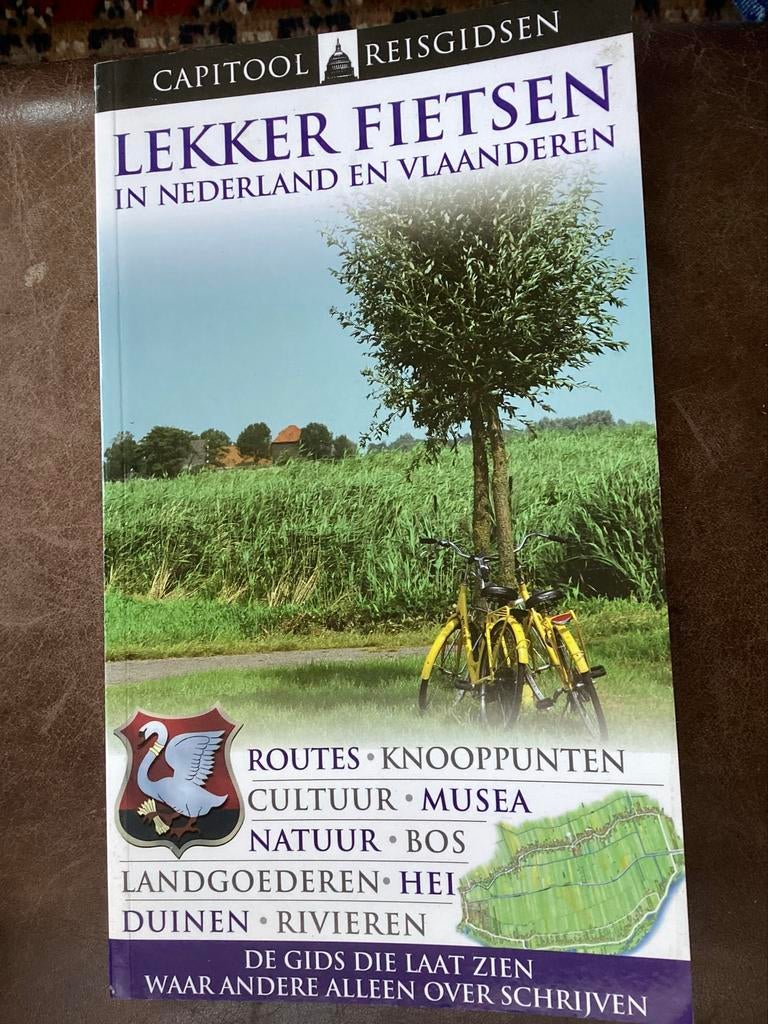 Lekker Fietsen in Nederland en Vlaanderen - Capitool, Boeken, Reisgidsen, Gelezen, Capitool, Fiets- of Wandelgids, Ophalen of Verzenden