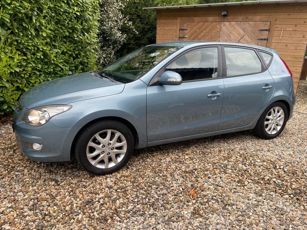 Hyundai I30 1.6i Style, Voorwielaandrijving, Gebruikt, 4 cilinders, Leder en Stof