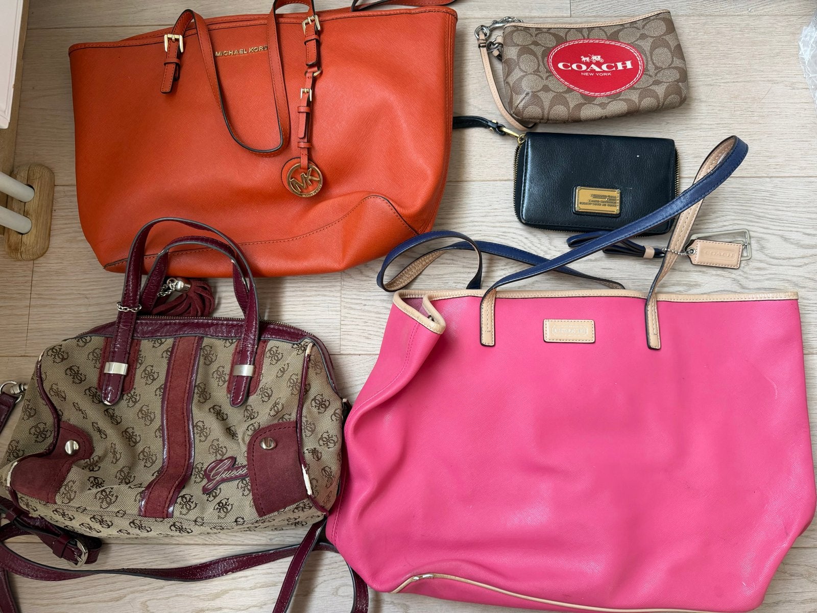 Diverse tassenpakket: Michael Kors, Guess, Coach en meer, Ophalen, Gebruikt, Oranje, Handtas
