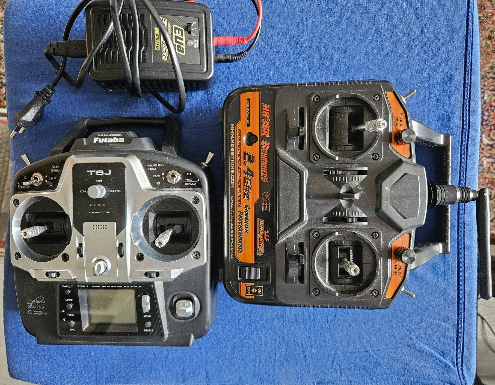 Futaba T6JG & HK-6A 2.4GHz zenderset met lader, Hobby en Vrije tijd, Modelbouw | Radiografisch | Overige, Ophalen of Verzenden