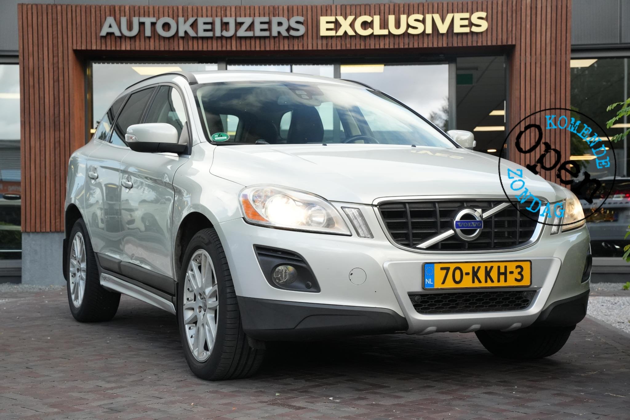 Volvo XC60 2.4D Momentum Dakspoiler Multifunctioneel stuurwi, Wit, Volvo Nederland B.V., Diesel, Automaat