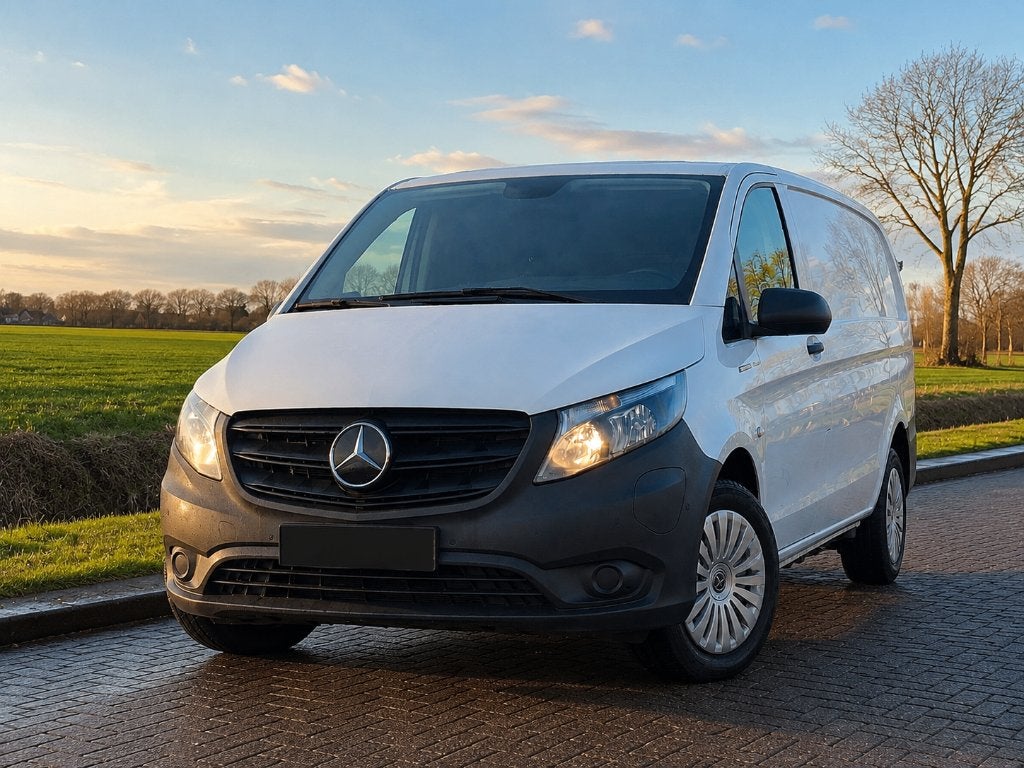 Mercedes-Benz eVito 112 | L2 | 66 kWh | 8.099 km | 08-2023, Auto's, Navigatiesysteem, 95 pk, 2242 kg, Wit