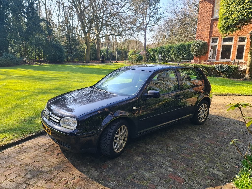 Volkswagen Golf 2.0 85KW 2002 Zwart, Auto's, Volkswagen, Particulier, Golf, ABS, Airbags, Alarm, Cruise Control, Radio, Benzine