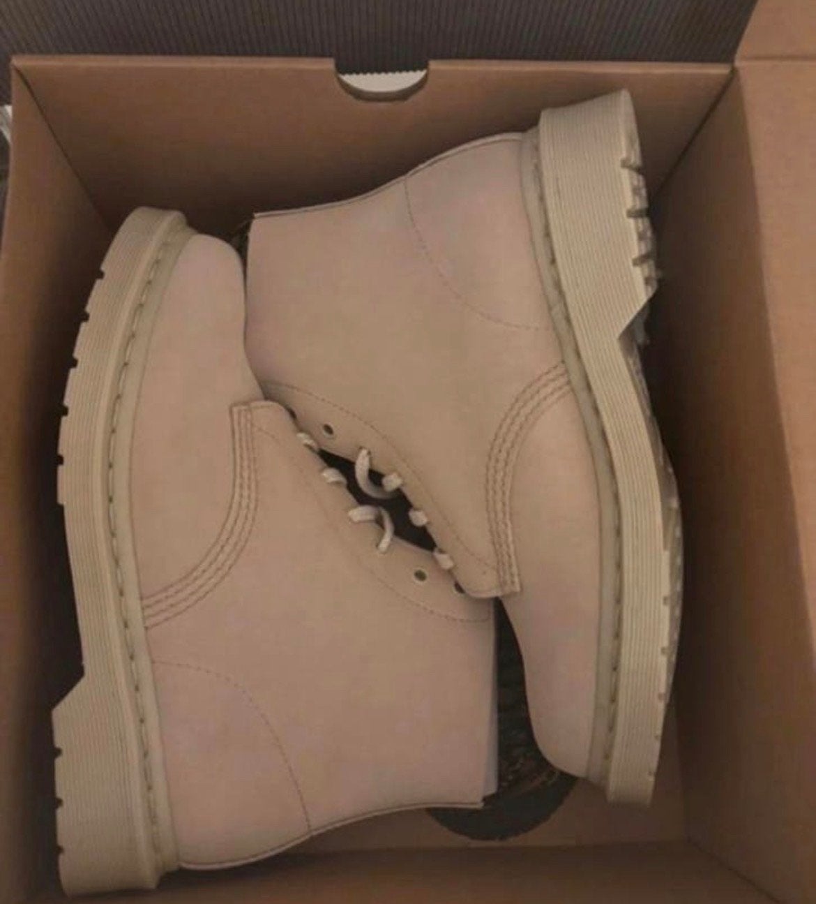 Dr. Martens 101 Mono Warm Sand Suede Laarzen - EU 38, Overige kleuren, Verzenden, Nieuw, Veterschoenen
