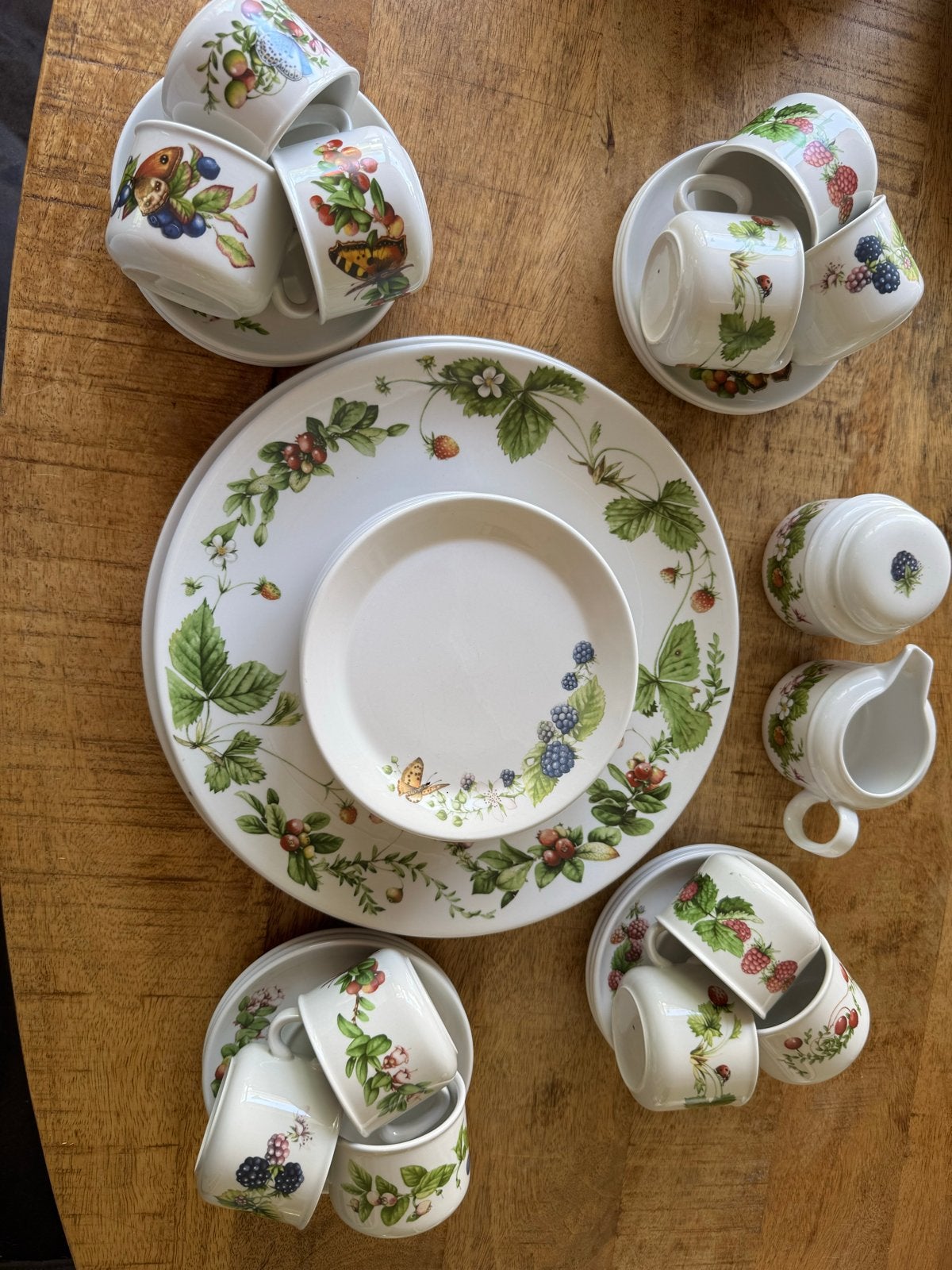 Marjolein Bastin theeservies, gebakschalen en bordjes, Gebruikt, Ophalen of Verzenden, Wedgwood, Porselein