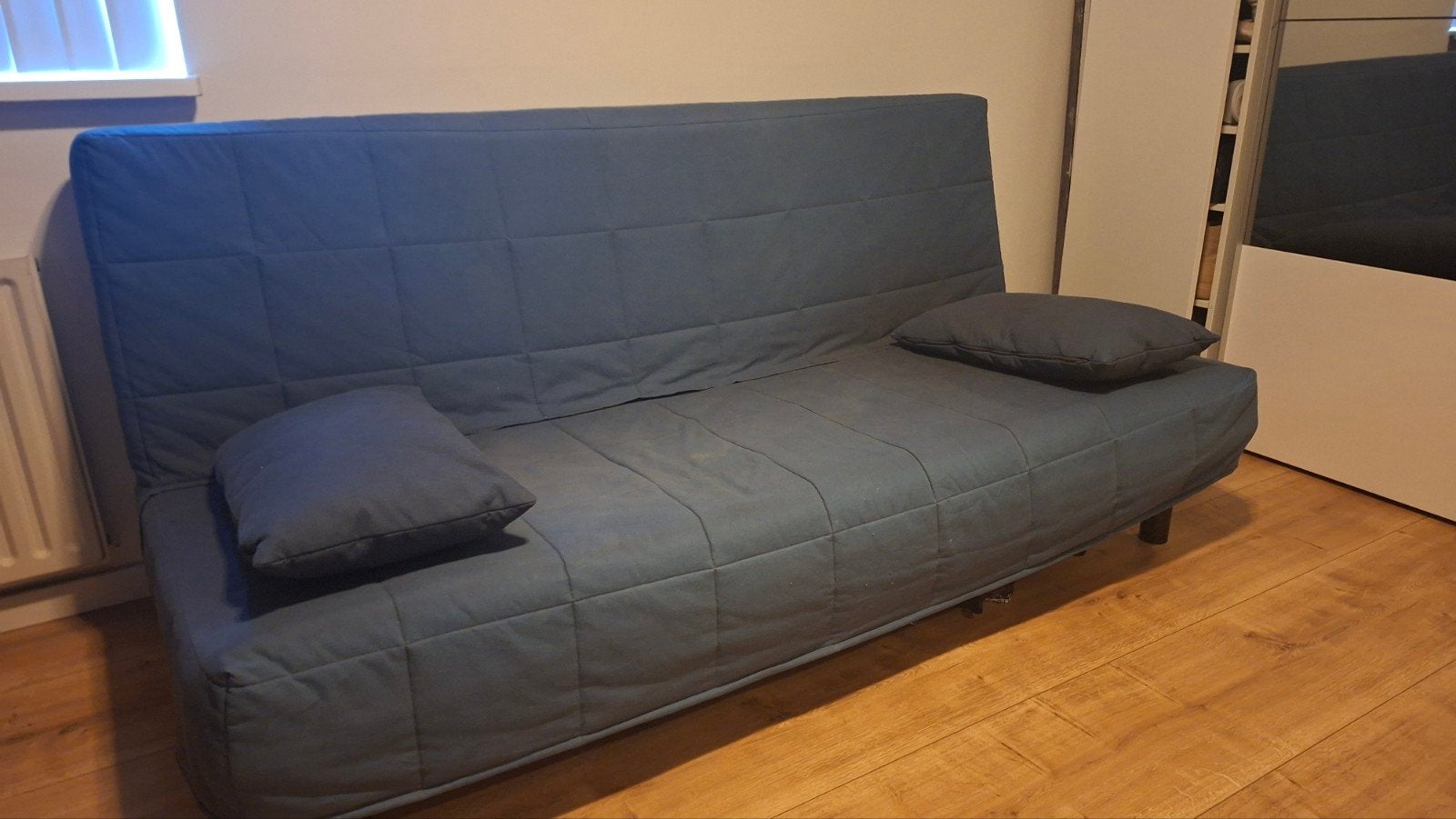 Ikea slaapbank, bedbank uitklapbaar. Met grijs/blauwe hoes, Ophalen, Tweepersoons, Grijs, 140 cm