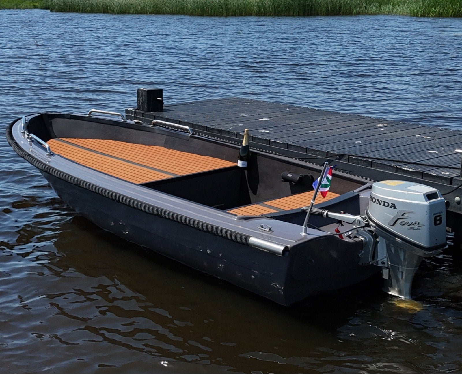 Boot met zonnedek, Honda 8pk 4takt & Trailer, 8 pk, Buitenboordmotor, Tot 1.00 meter, Polyester