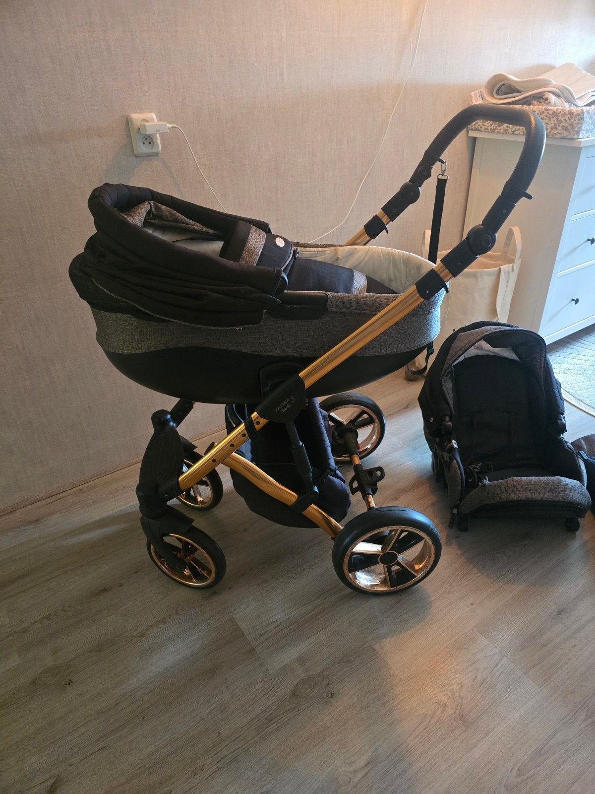 Gratis kinderwagen Faster 3 Style met reiswieg, Kinderen en Baby's, Kinderwagens en Combinaties, Ophalen, Gebruikt, Overige merken