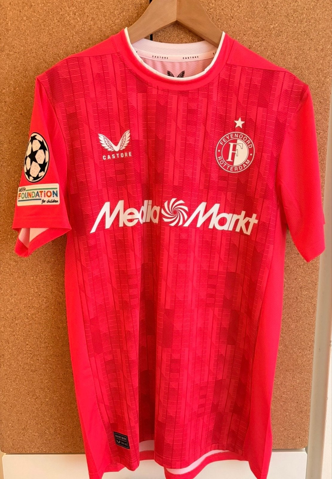 Feyenoord Pro Keeper Shirt 2024-2025 Bijlow Gesigneerd, Nieuw, Ophalen of Verzenden, Voetbal, Rood