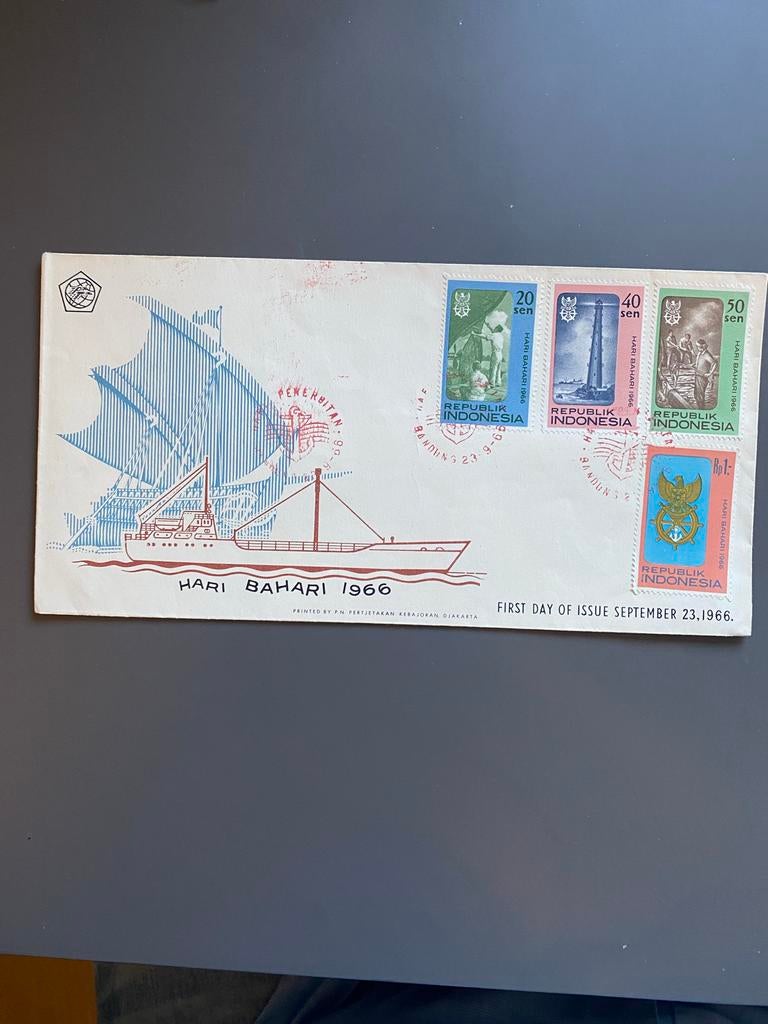 2 FDC Indonesië, 1966 en 1974, Ophalen of Verzenden, Postfris, Overige thema's