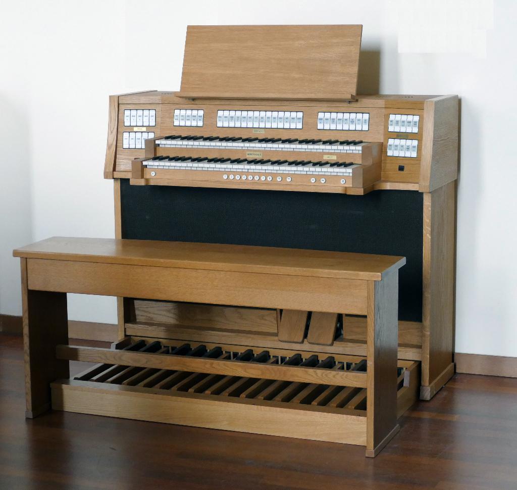 Mooie Eminent 3800, Ophalen, Zo goed als nieuw, 2 klavieren, Orgel