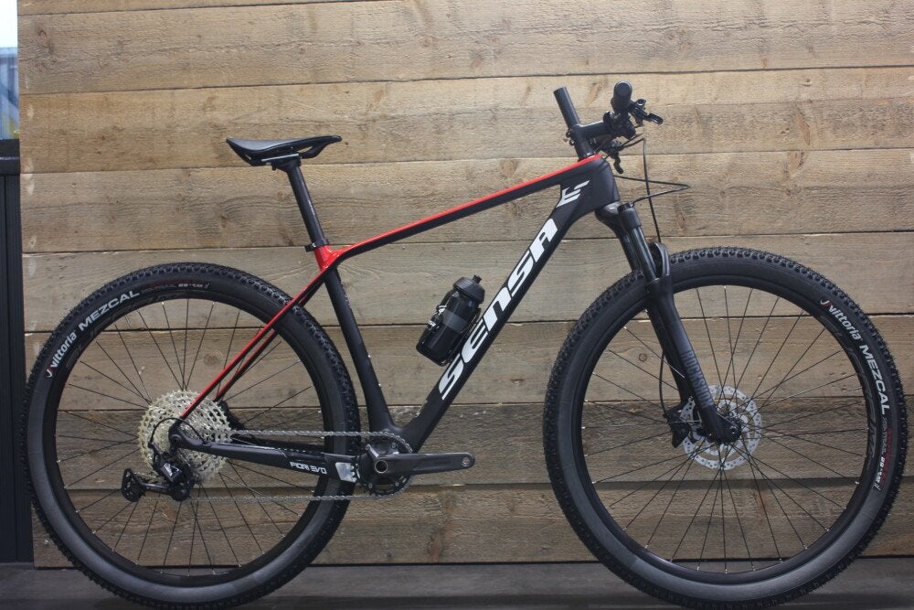 29er Sensa Fiori Evo Elite Black/red Carbon na inruil € 1799, Niet ingevuld, Nieuw, Niet ingevuld, Niet ingevuld