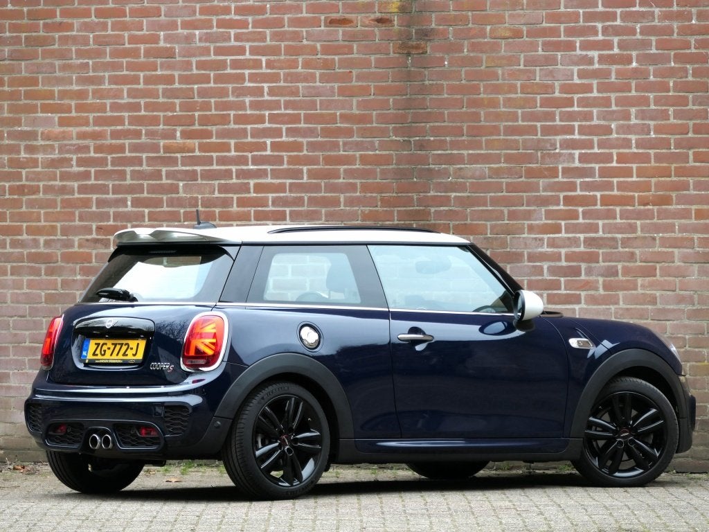 MINI Mini 2.0 AUT Cooper S Chili 12 MND garantie / John Coop, Auto's, Gebruikt, Euro 6, 4 cilinders, Leder en Stof