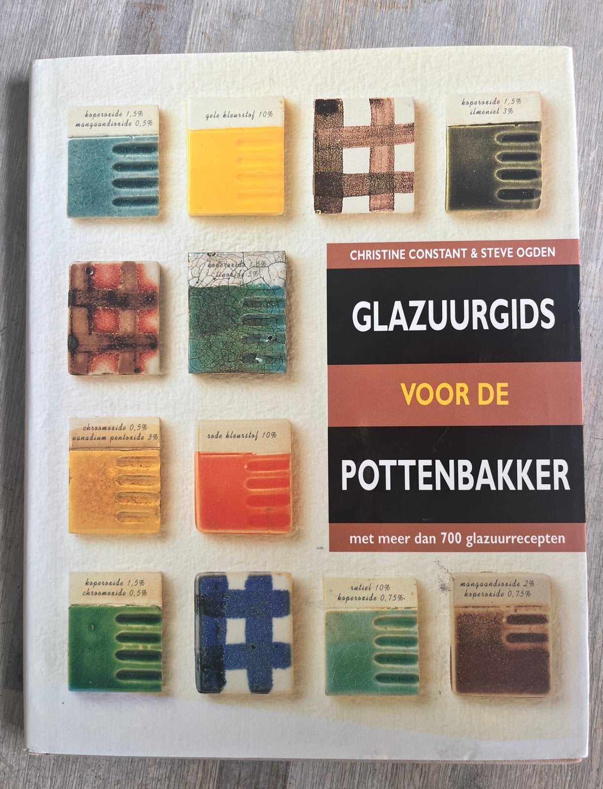 Glazuurgids voor de pottenbakker Christine Constants, Hobby en Vrije tijd, Pottenbakken, Ophalen of Verzenden, Zo goed als nieuw