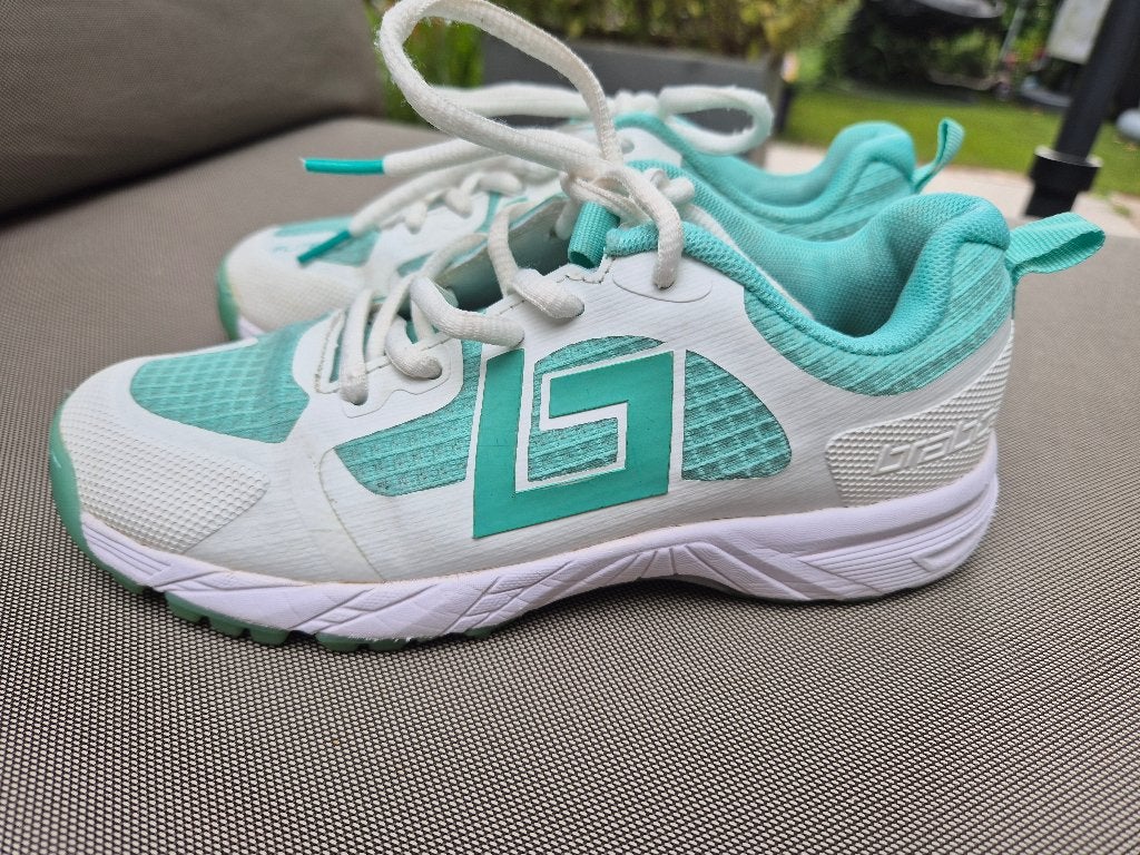 Hockeyschoenen, Sport en Fitness, Hockey, Ophalen of Verzenden, Zo goed als nieuw, Schoenen