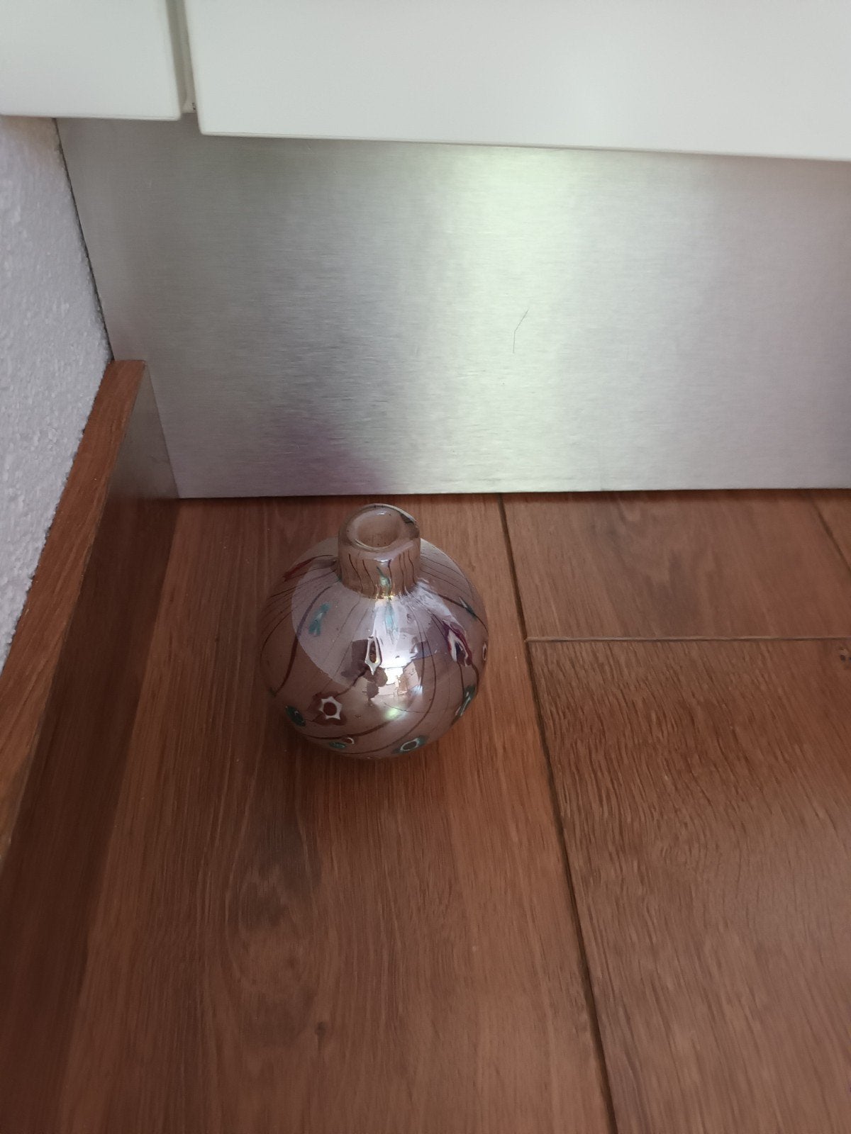 Glazen vaasje Des Pots diameter ong 8 cm hoogte ong 10 cm, Huis en Inrichting, Ophalen of Verzenden, Zo goed als nieuw, Overige kleuren