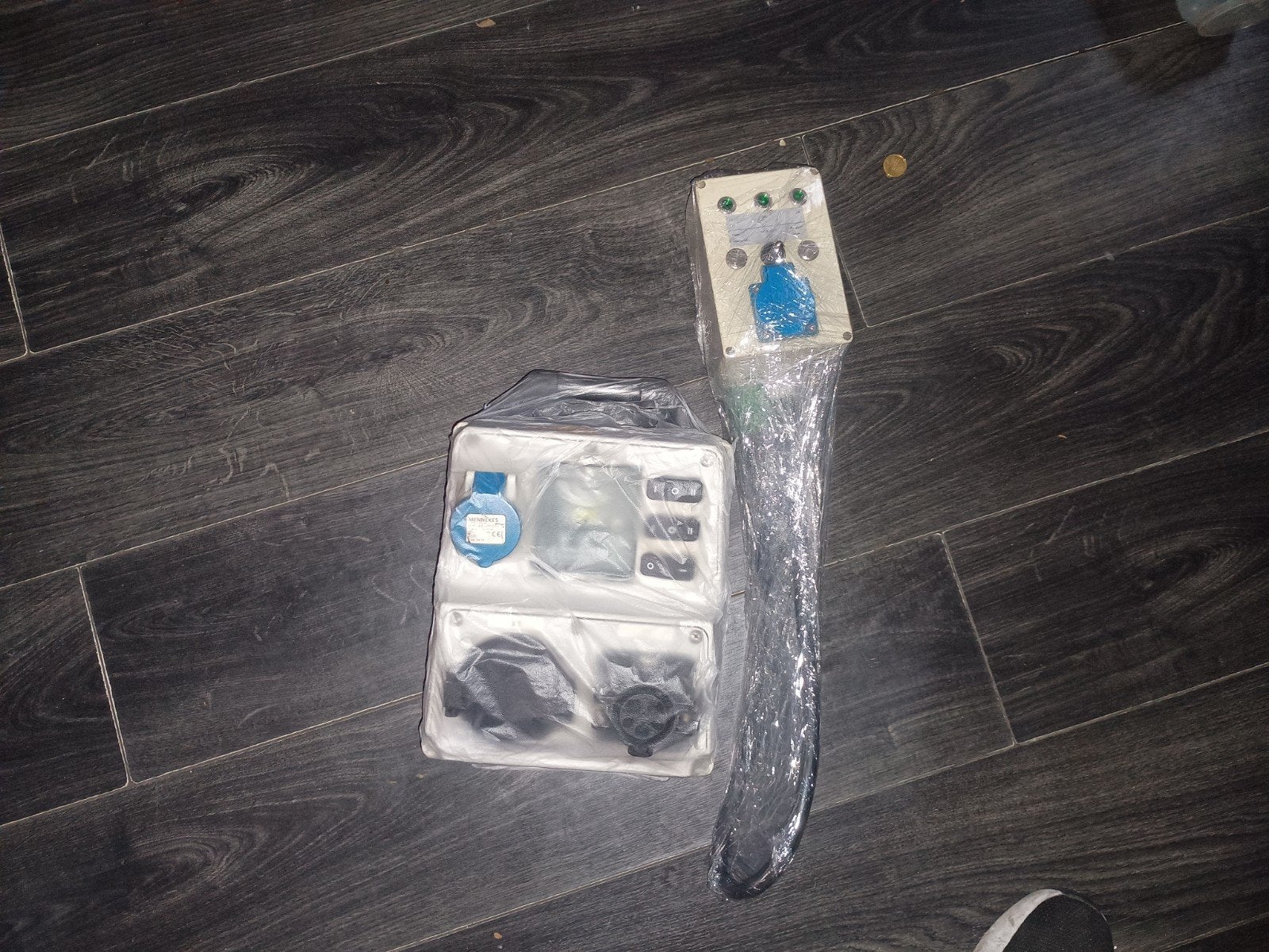 Mennekes EVSE Testbox + Nieuwe Draagbare AC EV-Lader, Ophalen of Verzenden, Zo goed als nieuw, Laadpaal en Laadkabel