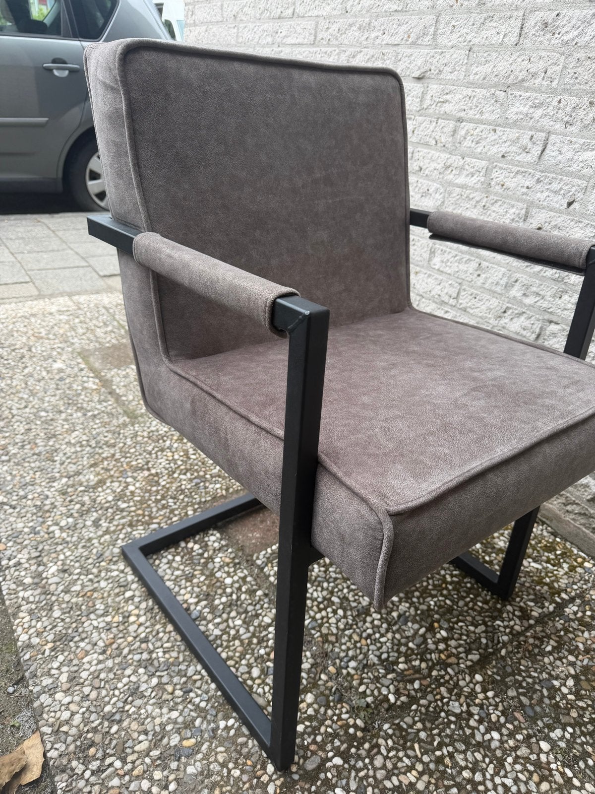 Eettafel met 4 stoelen - Modern en comfortabel, Huis en Inrichting, Tafels | Eettafels, Ophalen, Gebruikt, 100 tot 150 cm, 50 tot 100 cm