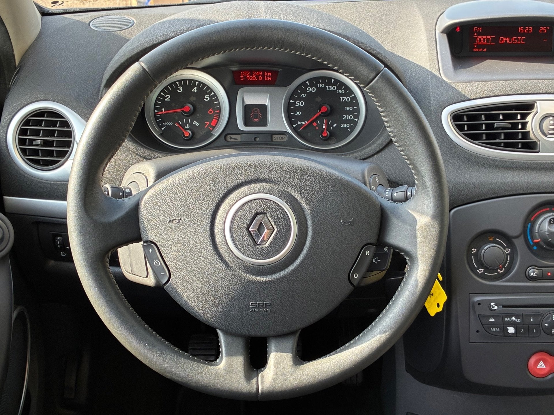 Renault Clio 1.2 Collection|1e Eigenaar|D-riem v.v.|Airco|Cr, Auto's, Voorwielaandrijving, Dealer onderhouden, 535 kg, Gebruikt