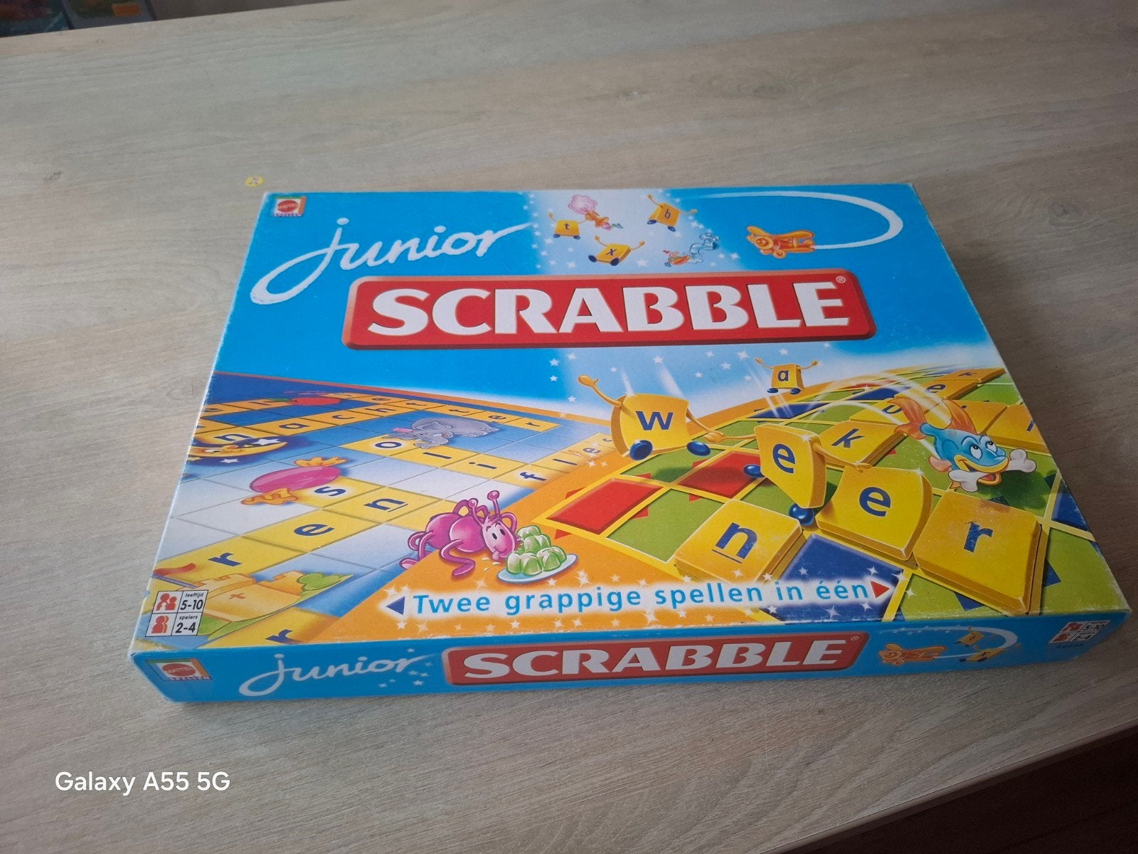 Junior Scrabble Bordspel - Twee Spellen in Eén, Mattel, Ophalen of Verzenden, Zo goed als nieuw, Een of twee spelers