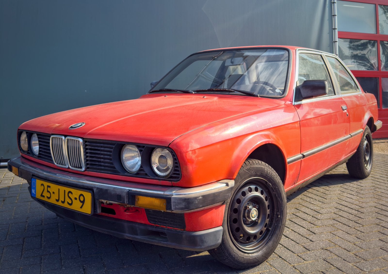 BMW 3-Serie 1.8 316 AUT 1984 Rood, Auto's, Automaat, 1766 cc, 4 cilinders, 1200 kg